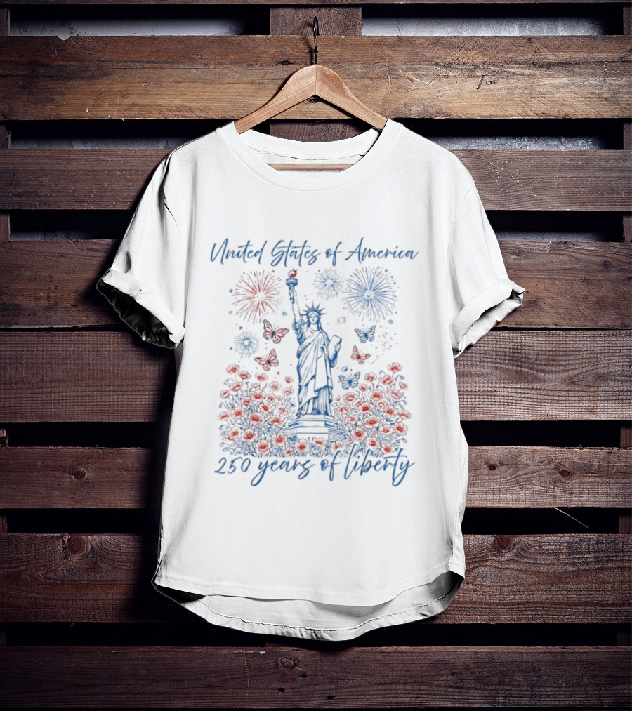 United States Of America 250 Years Of Liberty Fireworks And Statue Of Liberty Celebration T-Shirt