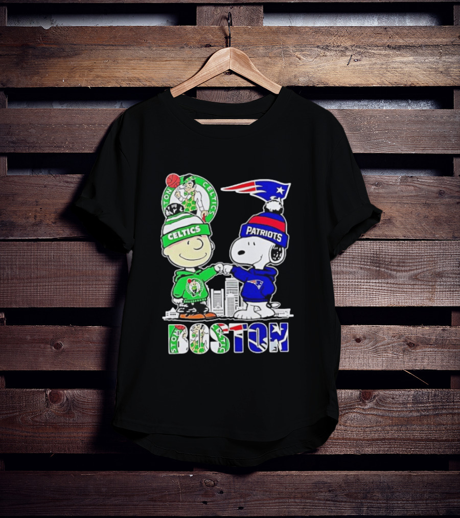 Charlie Brown Snoopy Celtics Patriots Boston Fist Bump T-Shirt