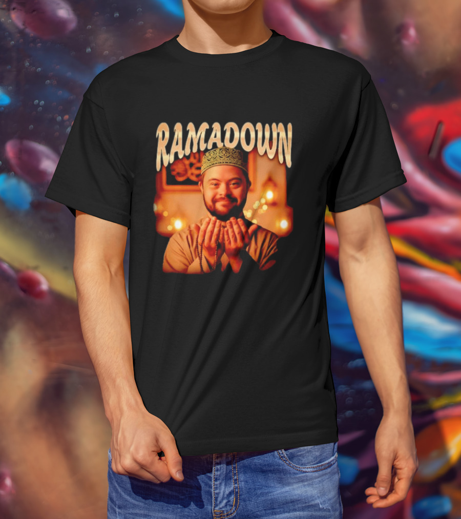 Ramadown Mens Kufi Malawi Hexa Series Smiling Man Praying Ramadan T-Shirt