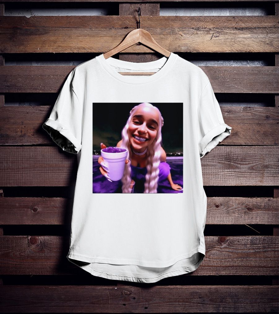 Emilia Clarke Purple Cup Queen Of Dragons Vibrant Smile T-Shirt