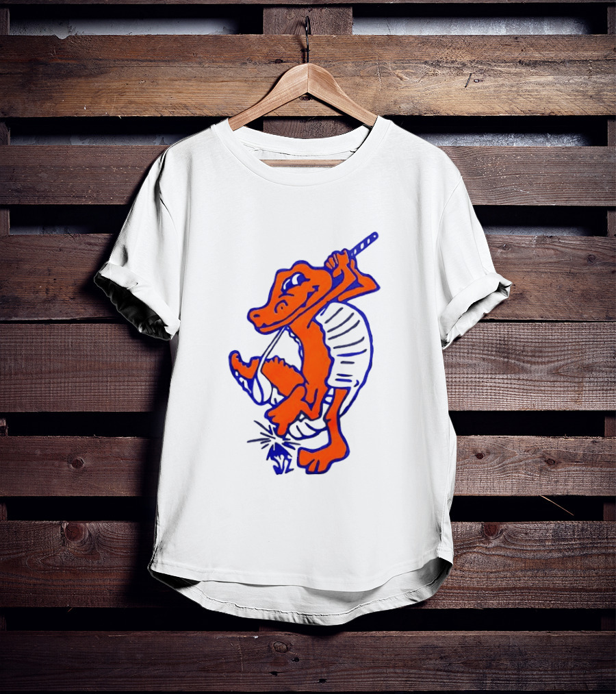 Swinging Gator Vintage Cartoon Playing Golf T-Shirt