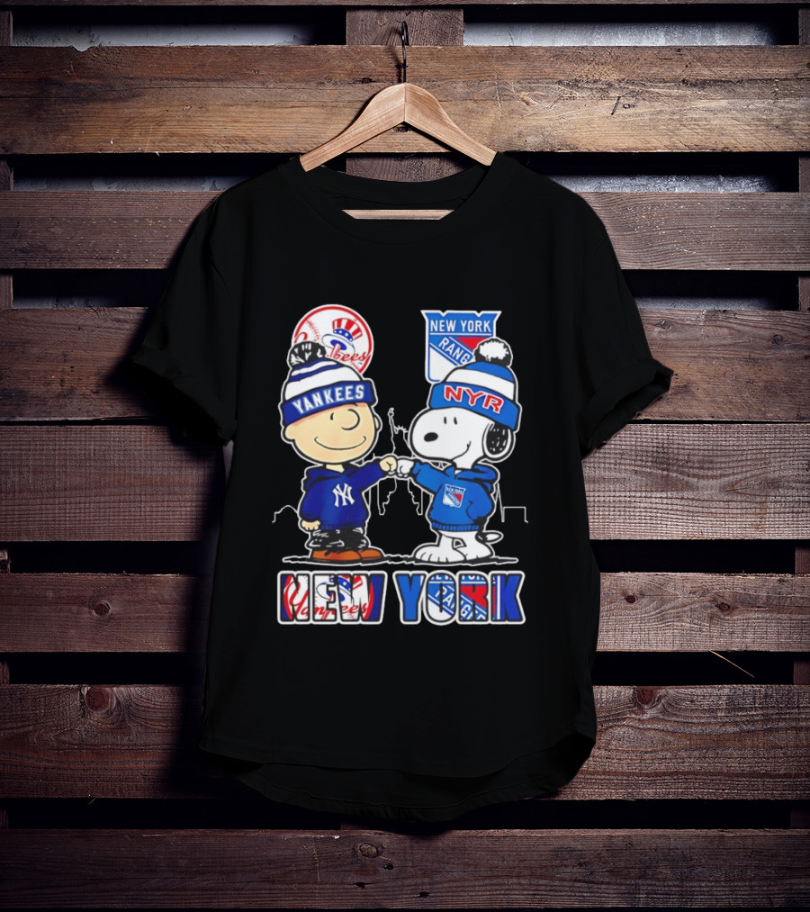 New York Yankees Vs Rangers Charlie Brown Snoopy Fan Gear T-Shirt