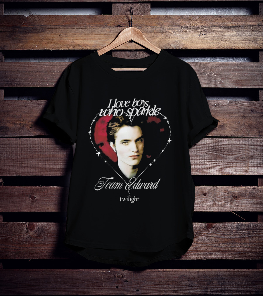 I Love Boys Who Sparkle Team Edward Twilight Heart Design T-Shirt