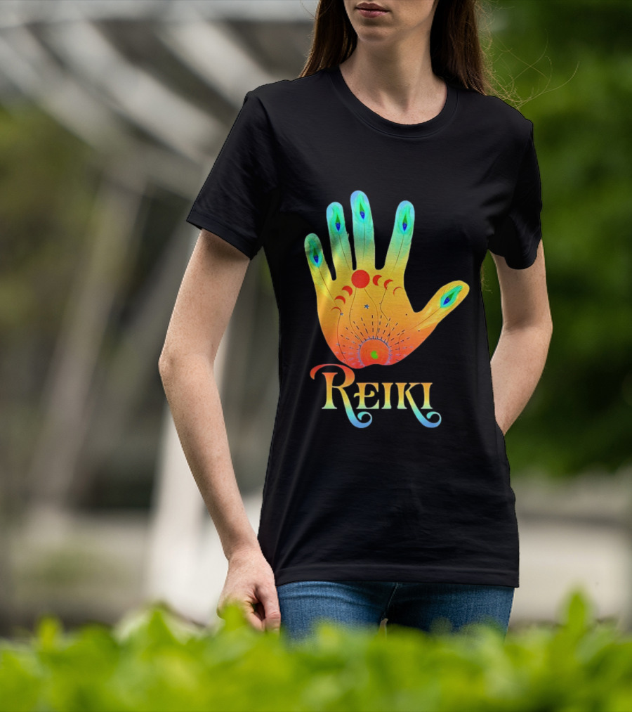Reiki Practitioner Healer Therapist Master Colorful Hand T-Shirt