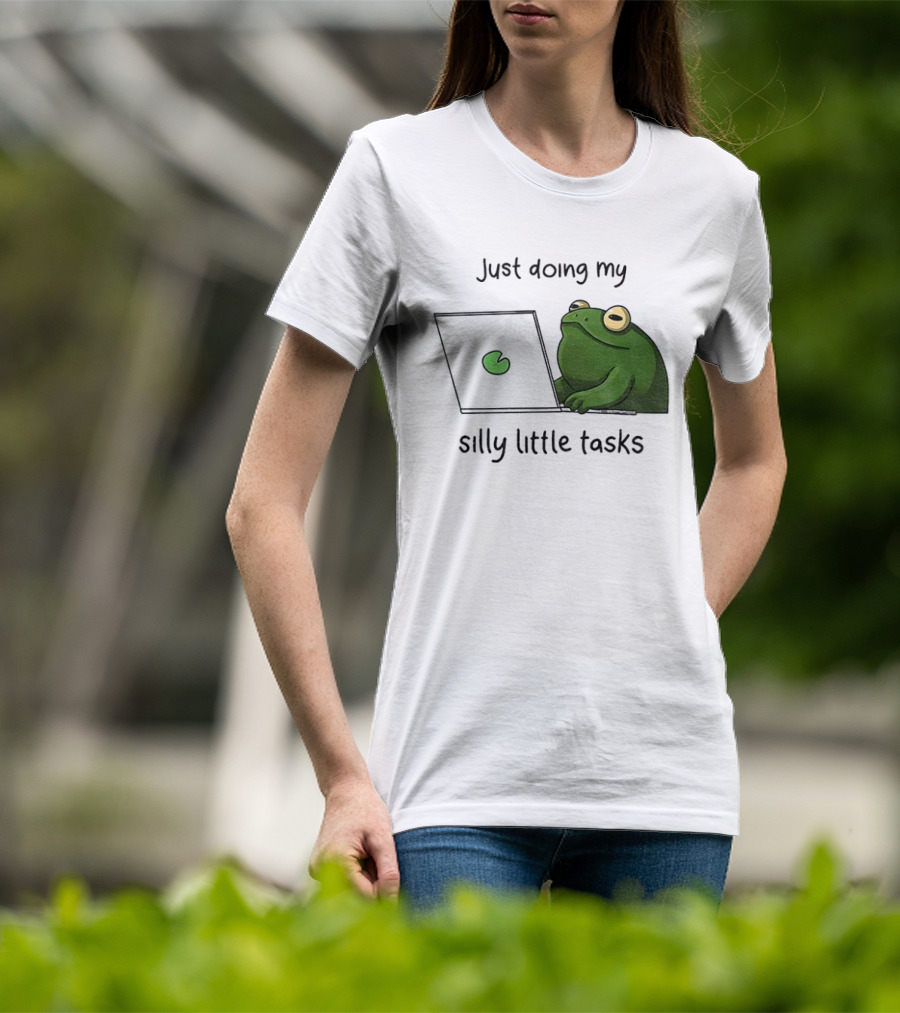 Silly Frog Doing My Little Tasks Playful Green T-Shirt