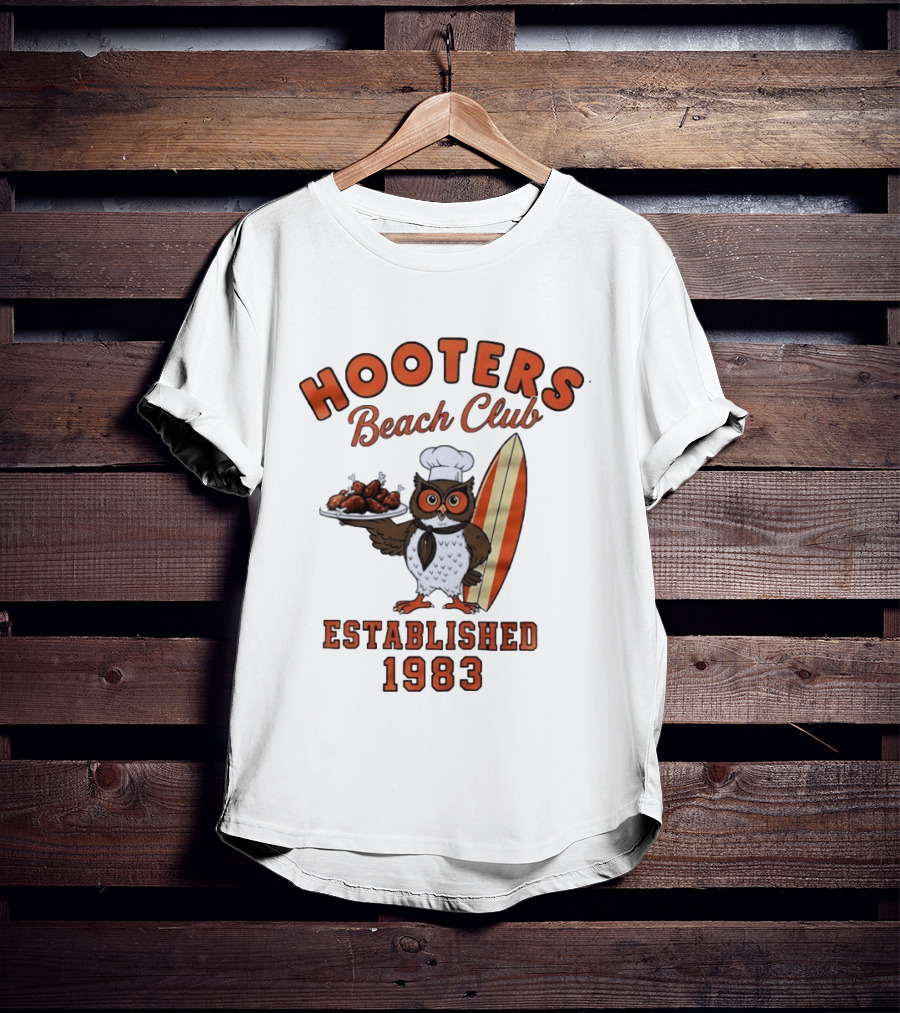 Hooters Beach Club Own Chef Chicken Legs Surfing Owl Established 1983 T-Shirt