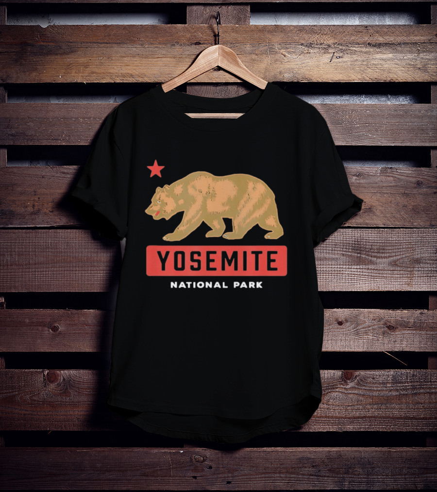 Yosemite Bear California Republic National Park Established 1890 T-Shirt