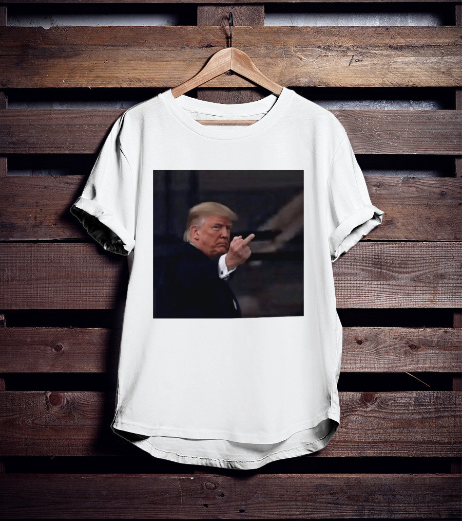Trump Middle Finger At Heckler T-Shirt
