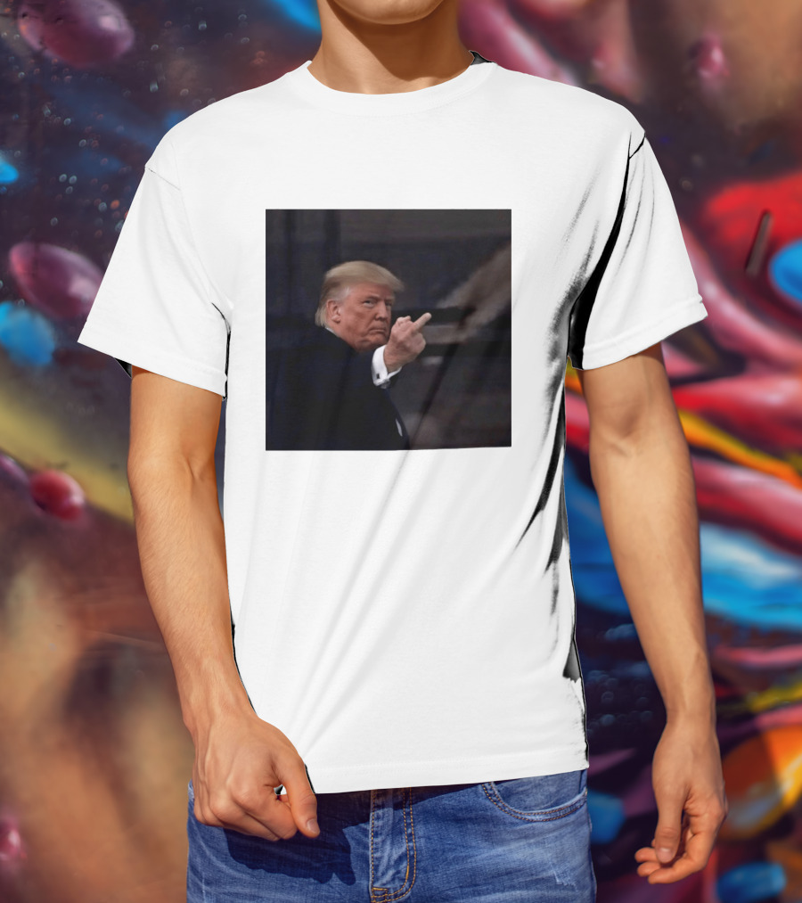 Trump Middle Finger At Heckler T-Shirt
