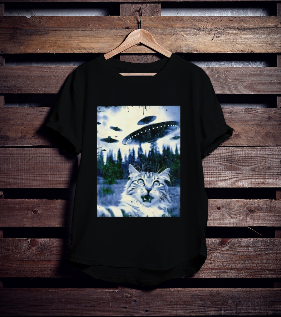 UFO Cat Extraterrestrial Surprise Scene T-Shirt