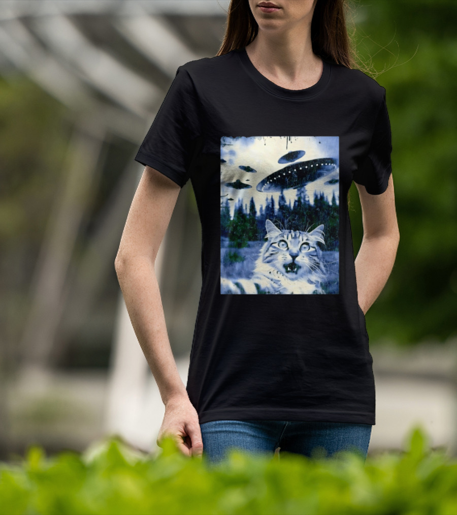 UFO Cat Extraterrestrial Surprise Scene T-Shirt