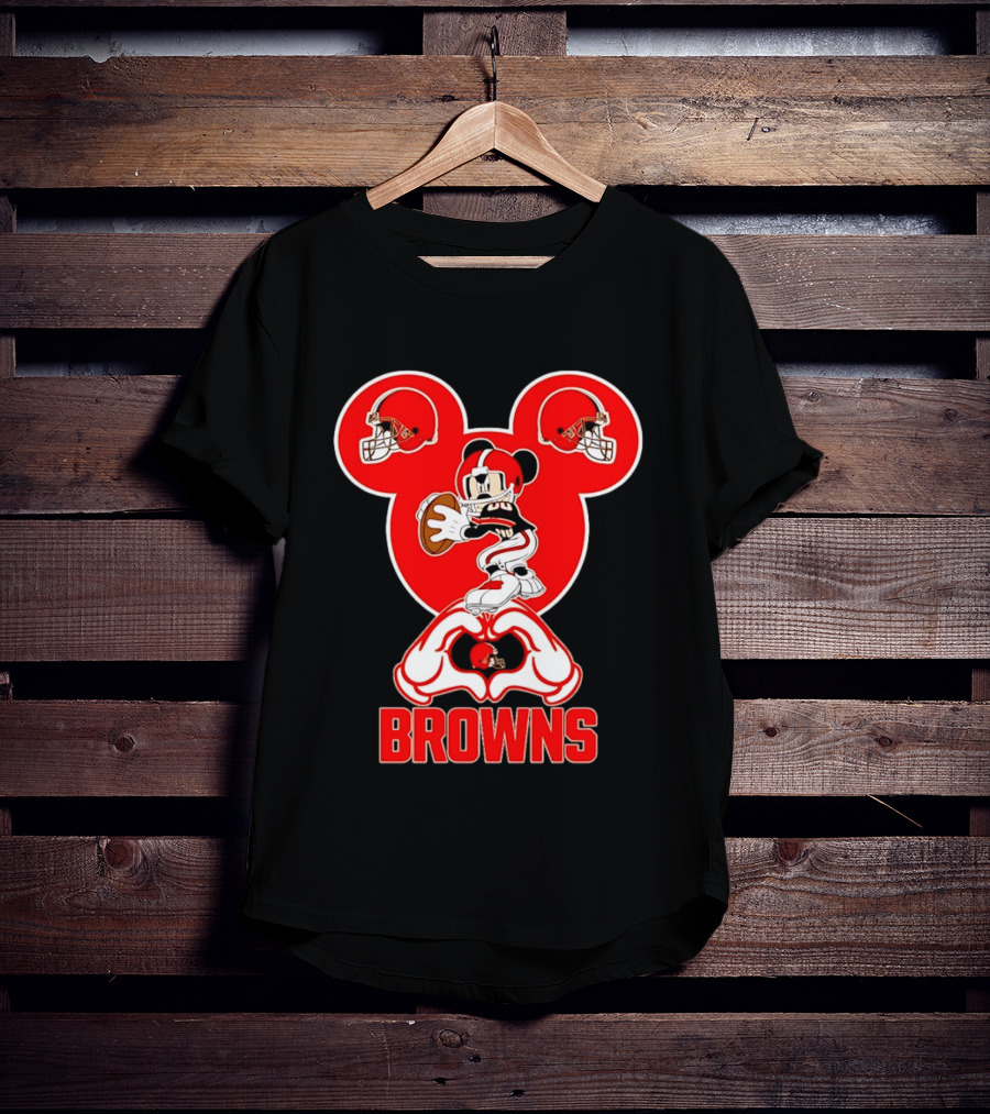 Cleveland Browns Mickey Mouse Football Quarterback Love T-Shirt