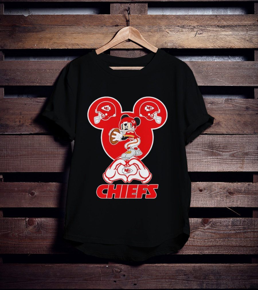 Kansas City Chiefs Mickey Mouse Football Love Heart Hands T-Shirt