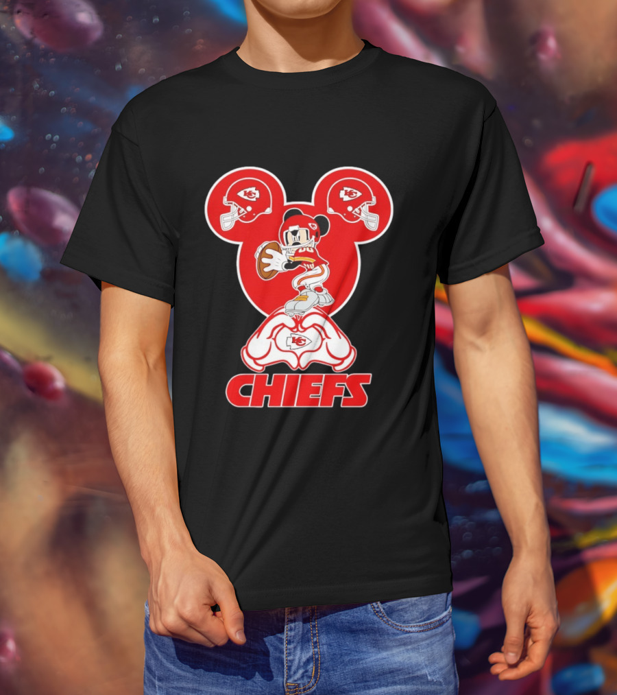 Kansas City Chiefs Mickey Mouse Football Love Heart Hands T-Shirt