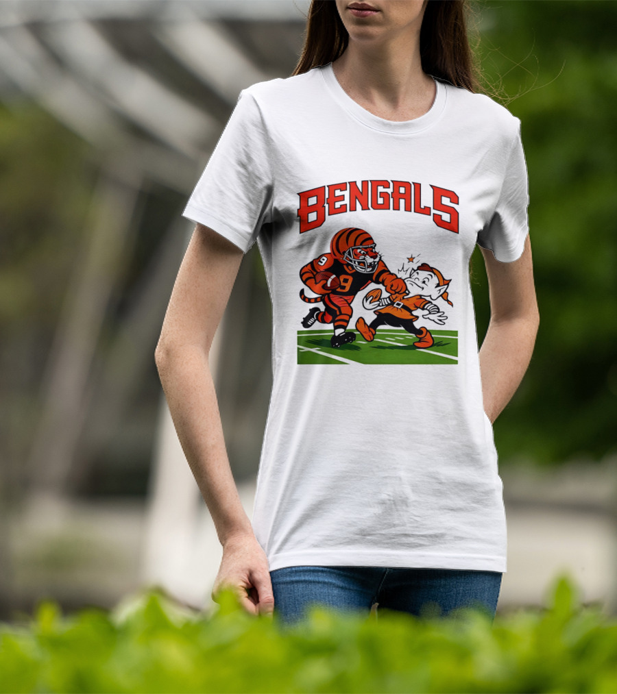 Bengals Tiger Player Tackling Browns Elf Cleveland Rivalry T-Shirt