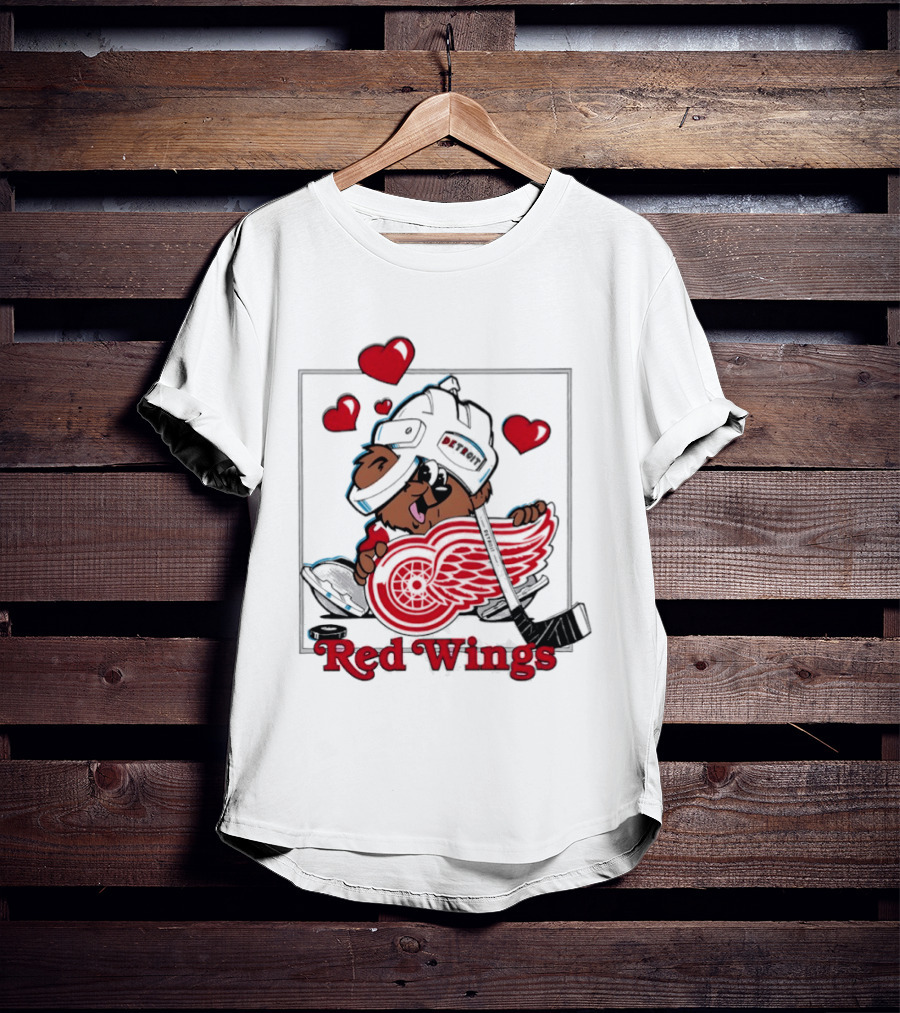 Detroit Red Wings Bear Hugging Hockey Heart With Hearts T-Shirt