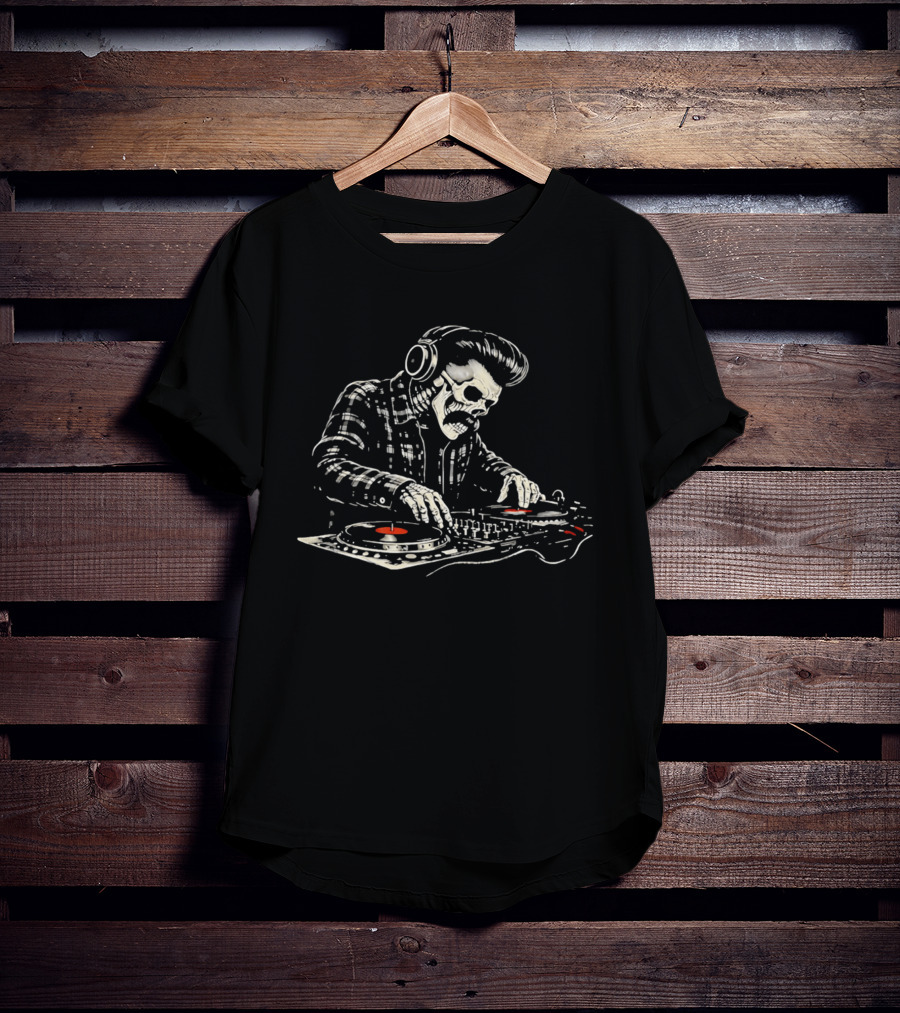 Los Vatos DJ Skull With Headphones And Turntables T-Shirt