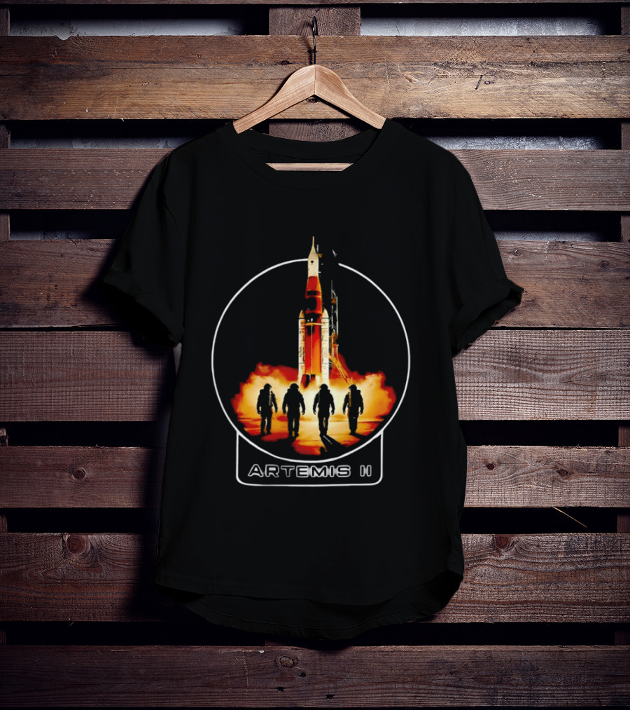 Artemis II Rocket Launch Astronauts And Liftoff T-Shirt