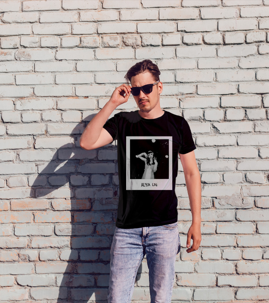 Laufey Alysa Liu 2026 Vintage Monochrome Photography T-Shirt