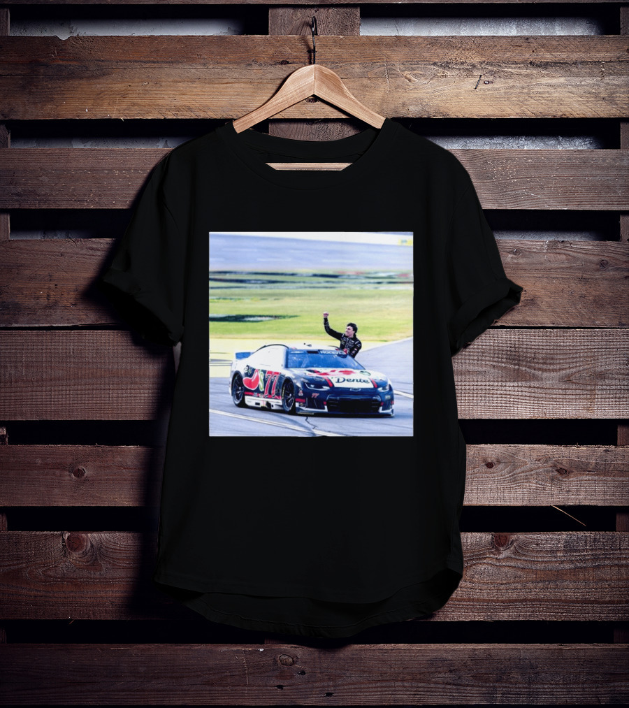 Carson Hocevar First Win Nascar Cup Series 2026 Talladega Number 77 Car Victory Celebrating Dente T-Shirt