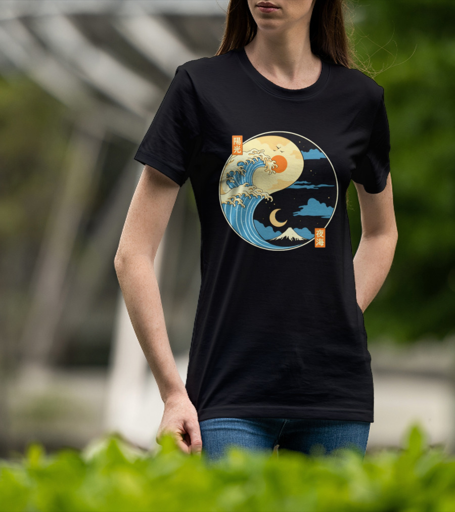 The Great Wave Off Kanagawa And Mount Fuji Yin Yang Sun And Moon Balance T-Shirt