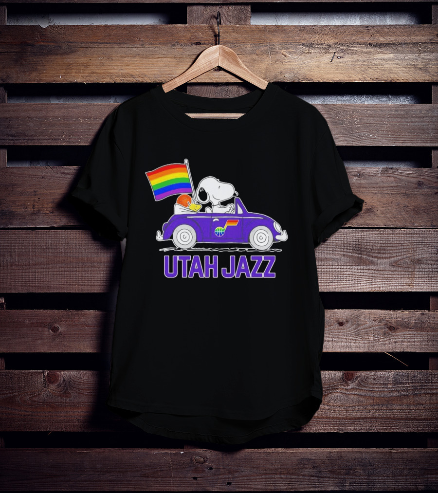 Utah Jazz Snoopy Woodstock Driving Rainbow Flag Car T-Shirt