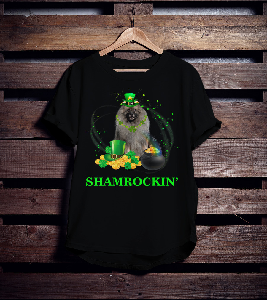 Shamrockin Keeshond St Patricks Day Dog With Green Hat And Gold Coins T-Shirt