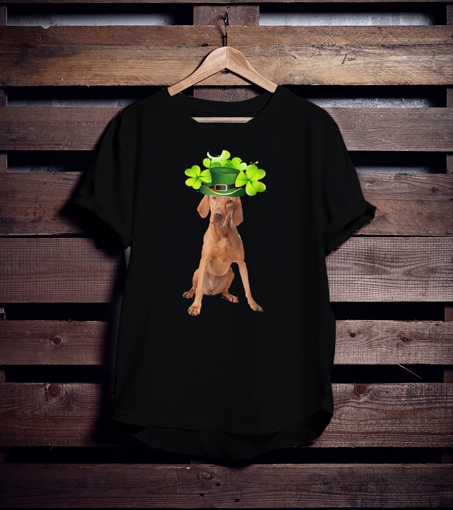 St Patricks Day Hungarian Vizsla Dog With Irish Clover Hat T-Shirt