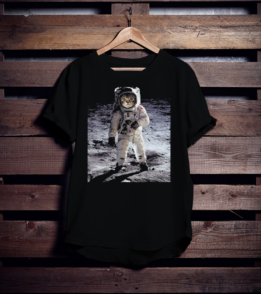 First Space Cat On The Moon Astronaut Suit Moonwalking T-Shirt