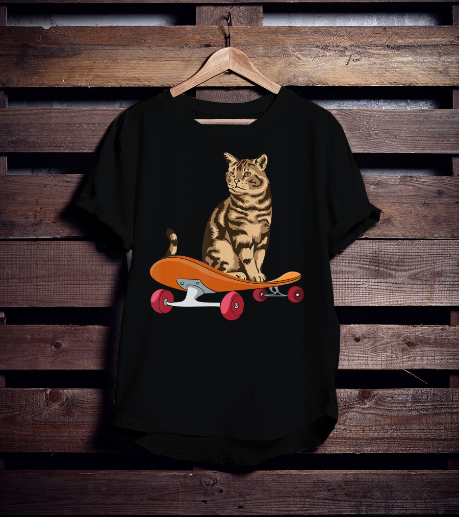 Funny Cat Skateboarding Animal Lover T-Shirt