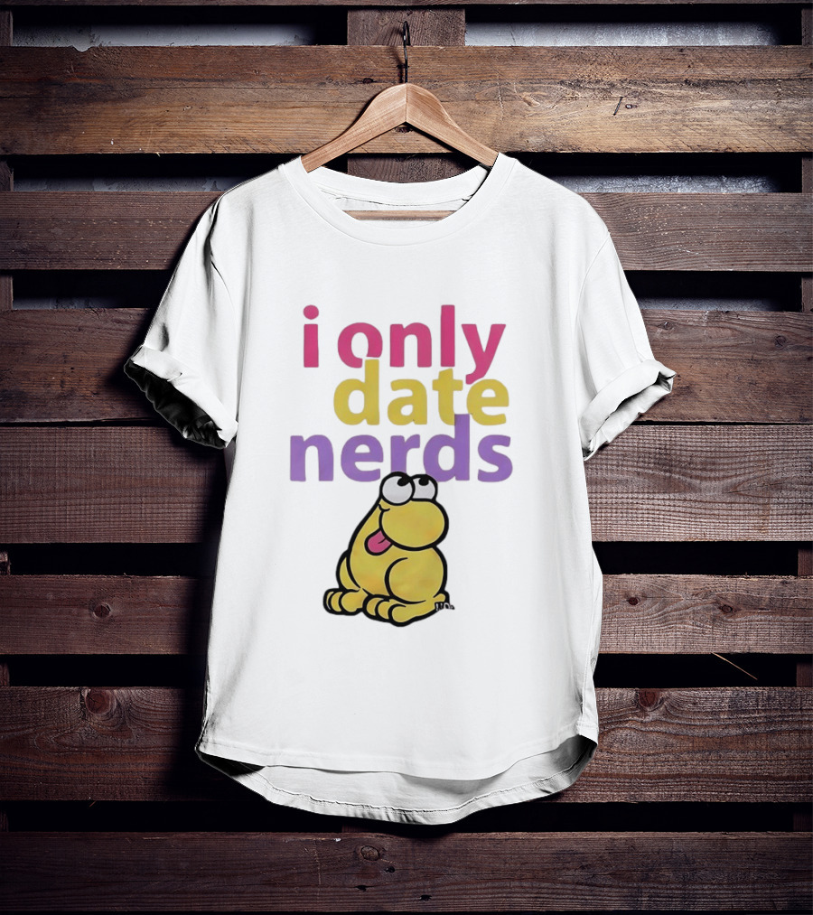 I Only Date Nerds Colorful Cartoon Worm Fun Playful Humor T-Shirt
