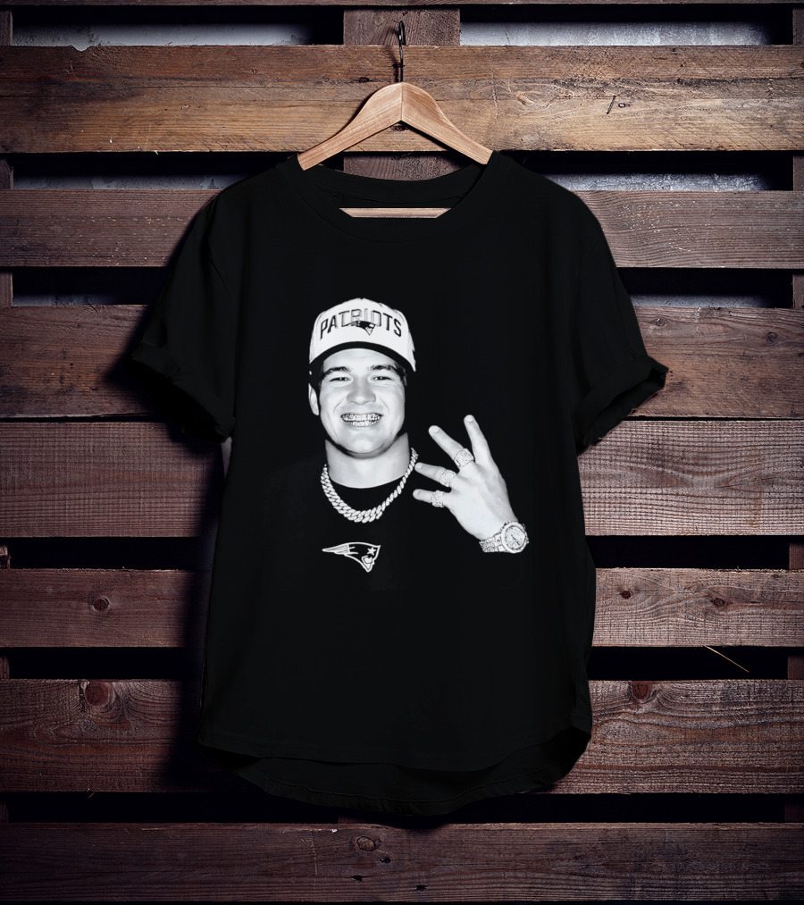 Drake Maye Patriots Cap Rings And Necklace T-Shirt