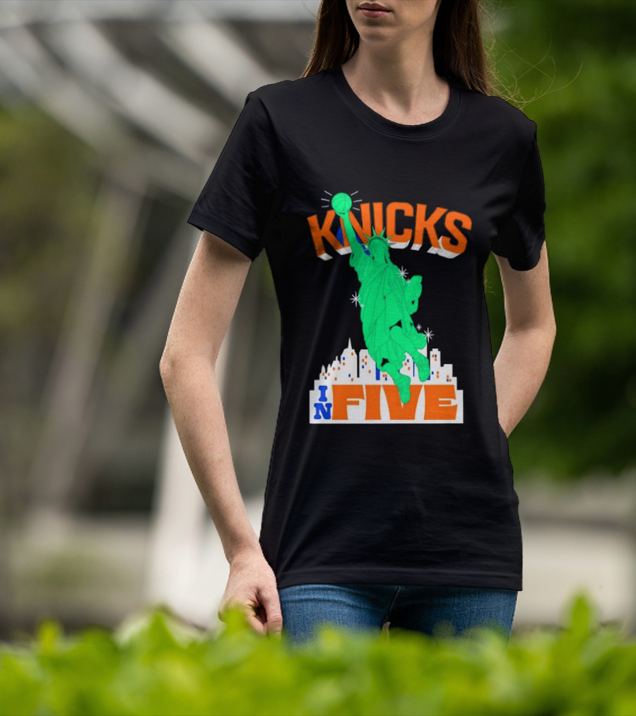Knicks Statue Of Liberty Dunk In Five Basketball Cartoon Skyline T-Shirt