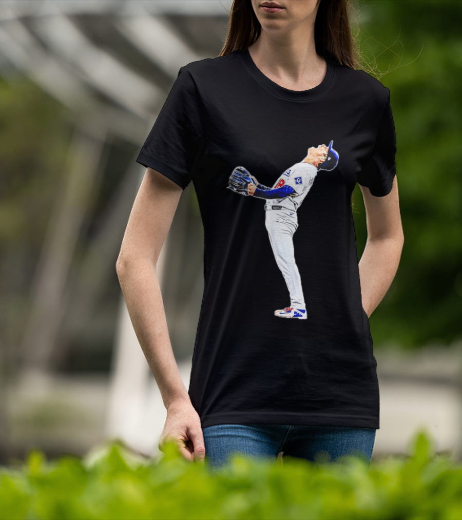 Yamamoto Yoshinobu Los Angeles Dodgers Baseball Player Celebration Pose T-Shirt