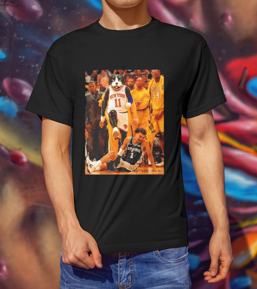 New York Knicks 11 Cat Dunks On Spurs Player Victor Wembanyama With Crowd And Lakers Players T-Shirt
