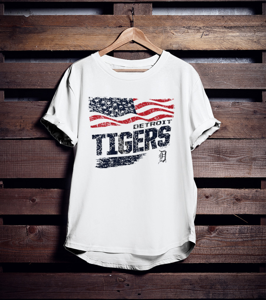 Detroit Tigers Waving American Flag 4th Of July Celebration T-Shirt