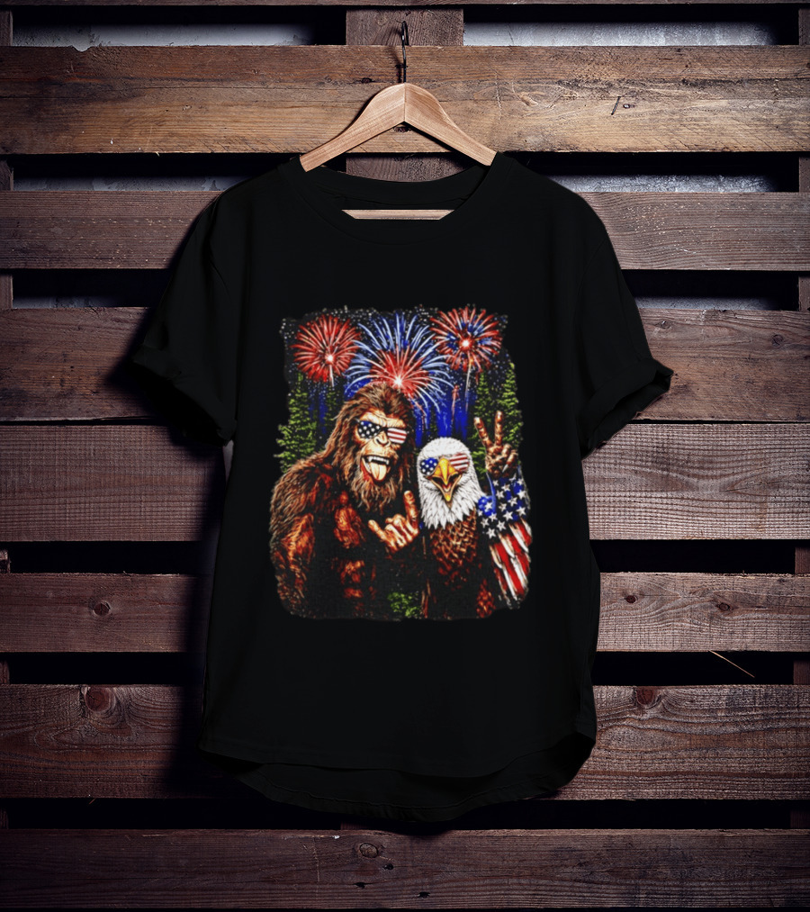 Bigfoot Bald Eagle 4th Of July Fireworks Celebration With American Flag Sunglasses T-Shirt