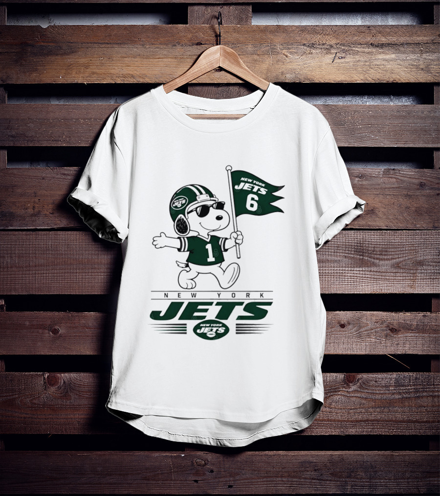 Snoopy Peanuts New York Jets Football 6 1 T-Shirt