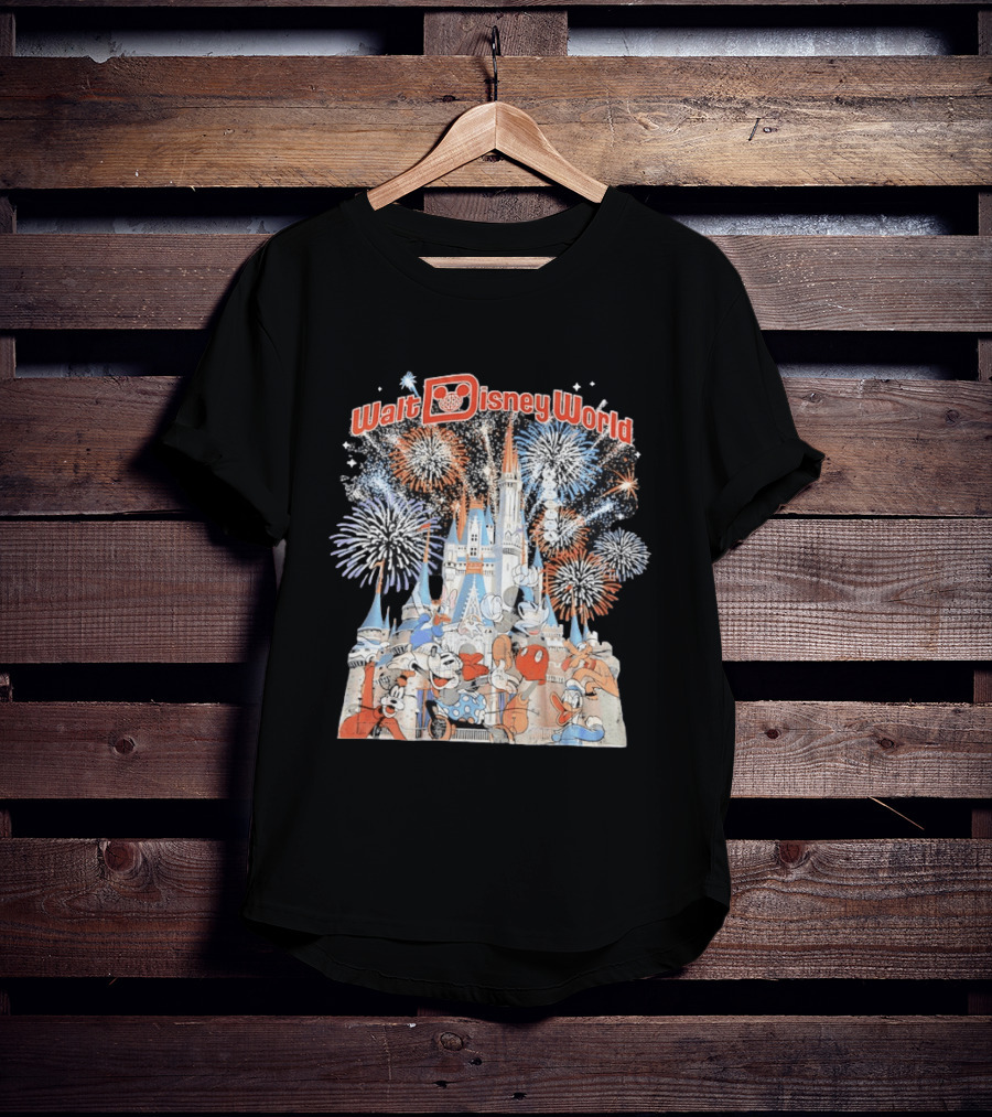 Walt Disney World Castle Fireworks Mickey Minnie Goofy T-Shirt