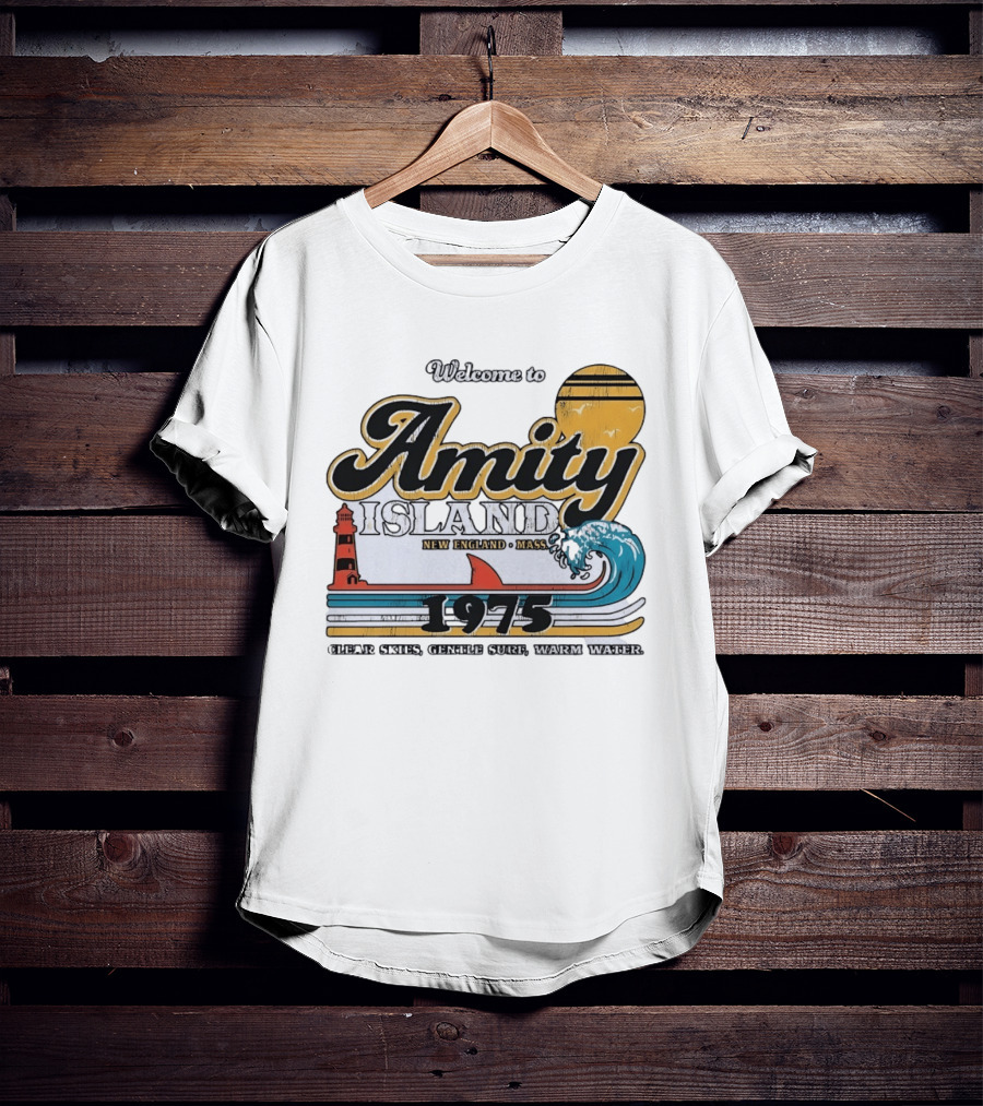 Welcome To Amity Island 1975 New England Massachusetts Lighthouse Wave Ocean Sun T-Shirt