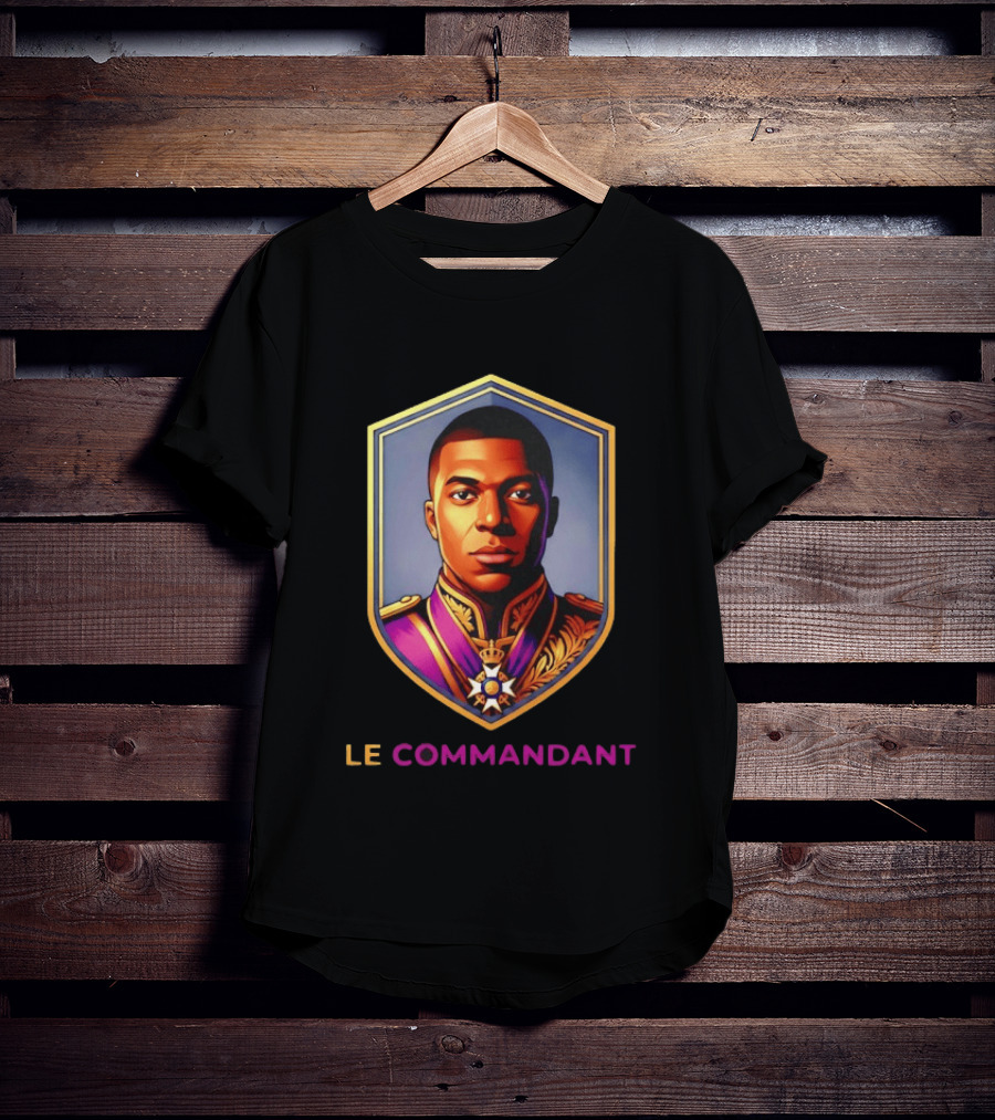 Kylian Mbappe Le Commandant Badge Paris Saint Germain T-Shirt