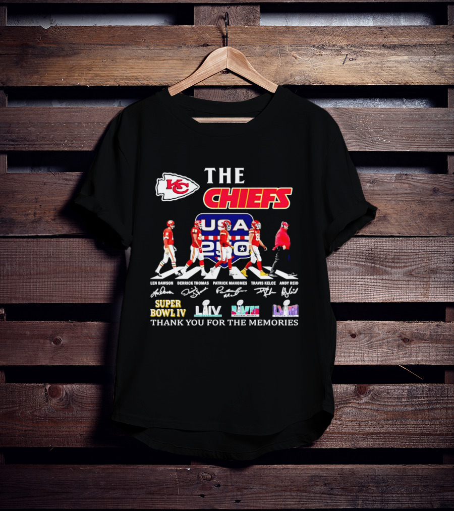 The Kansas City Chiefs Super Bowl LIV USA 2020 Champions Signatures Thank You For The Memories T-Shirt