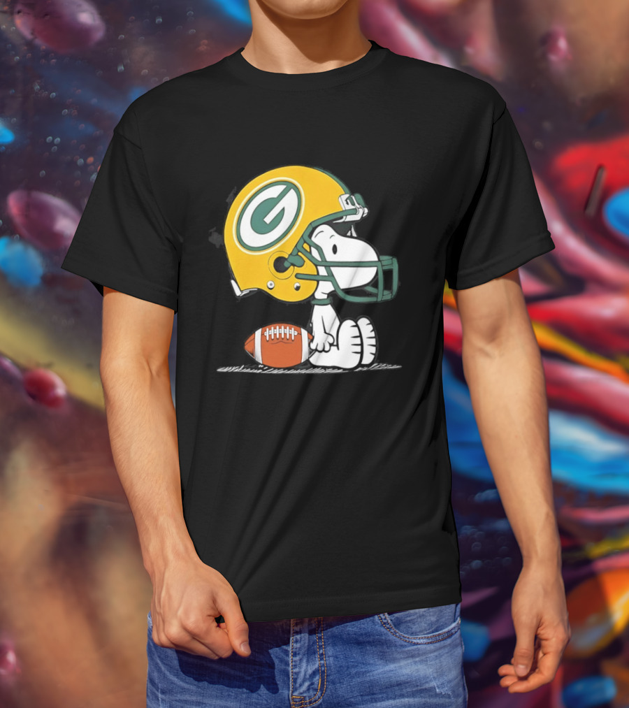 Snoopy Green Bay Packers Football Helmet Collaboration With Peanuts T-Shirt