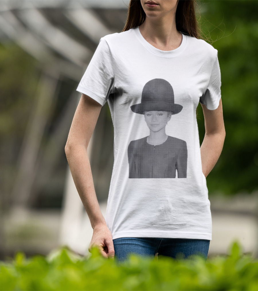 Zendaya Halftone Minimalist Style Fashion Influence T-Shirt