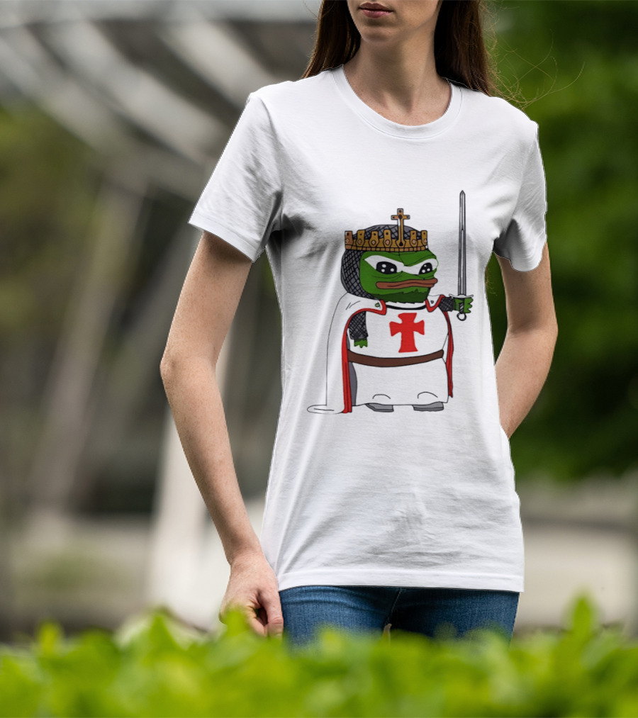 Pepe The Frog King Holding Sword Medieval Crusader Knight With Crown And Cape T-Shirt