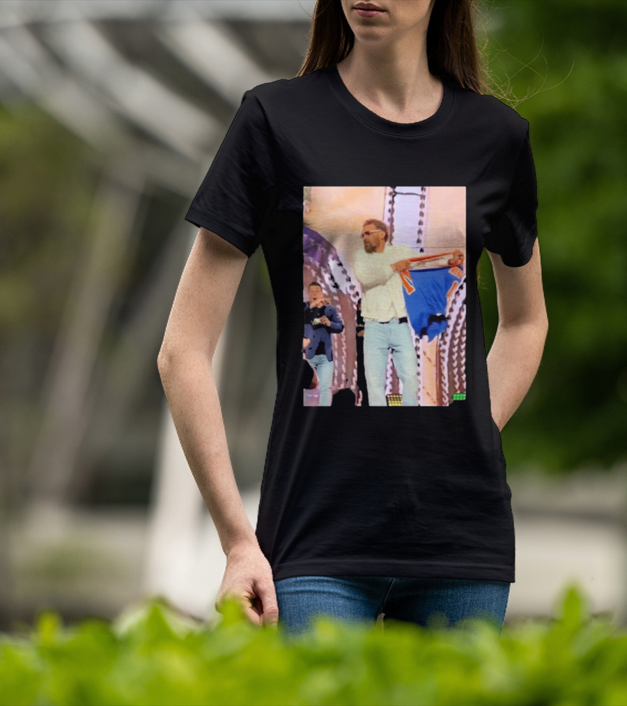 Trae Young Tears Jalen Brunson Jersey Knicks 2026 T-Shirt