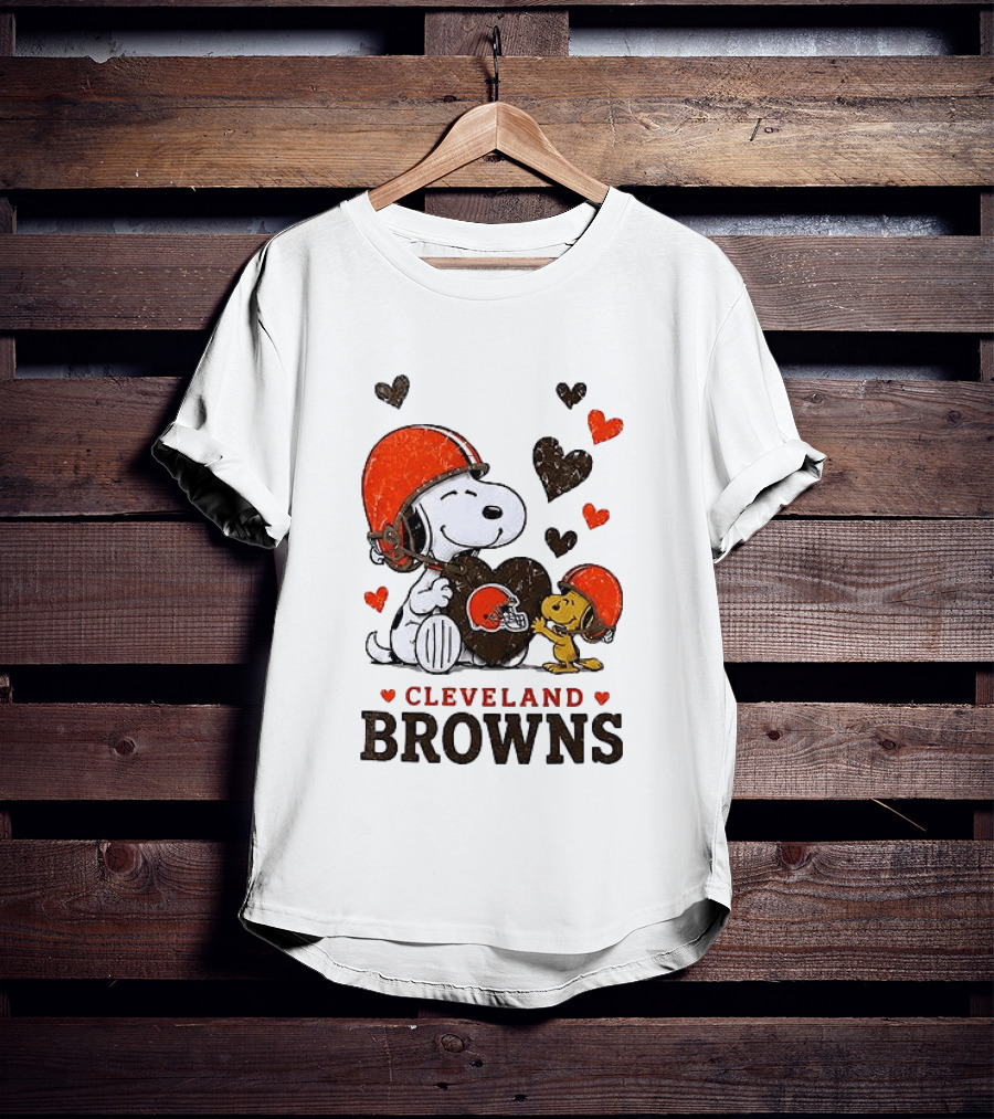 Cleveland Browns Peanuts Snoopy Woodstock Heart Helmets Love T-Shirt