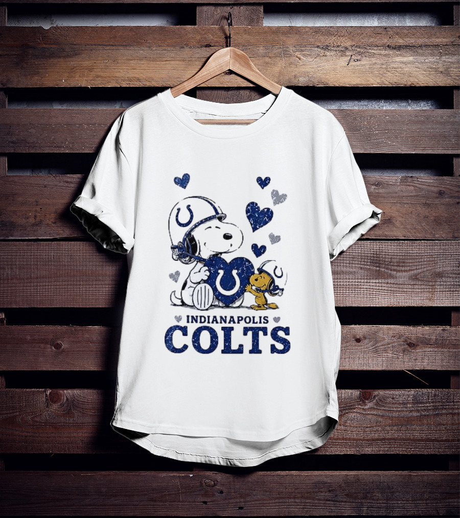 Indianapolis Colts Peanuts Snoopy Woodstock Love Hearts T-Shirt