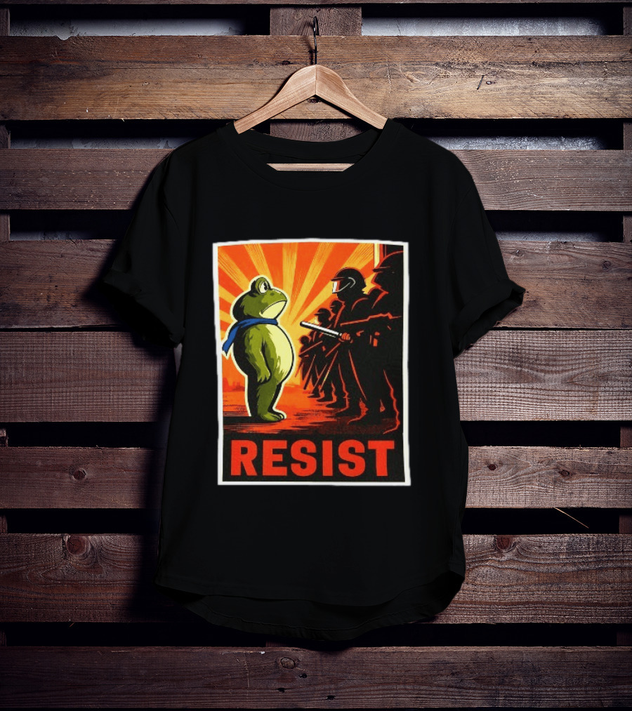 Resist Portland Frog 2025 Anti Fascism Protest Art With Frog And Riot Police T-Shirt