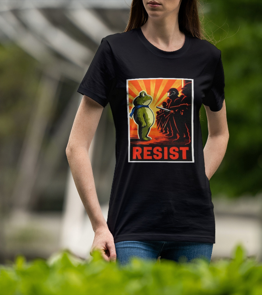 Resist Portland Frog 2025 Anti Fascism Protest Art With Frog And Riot Police T-Shirt